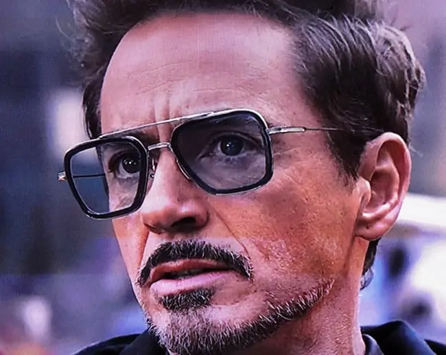 Tony-Stark-Iron-Man-Robert-Downey-Junior-Sunglasses-from-Avengers-Infinity-War-and-Avengers-Endgame
