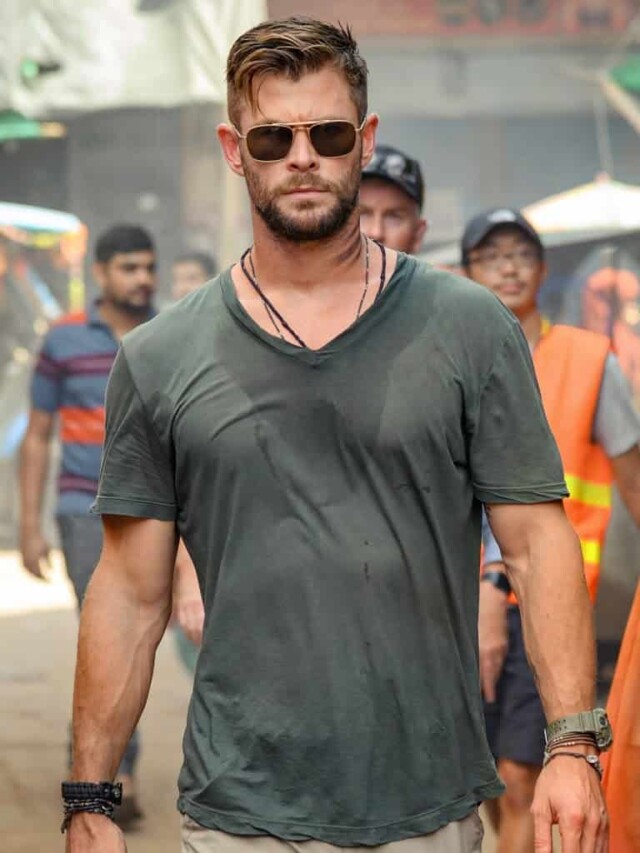 Chris Hemsworth Sunglasses in Extraction
